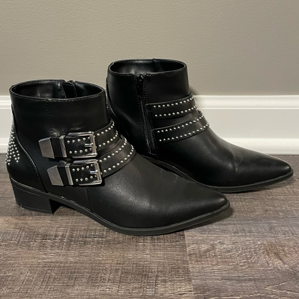 NWOT Express Pointed-Toe Studded Booties